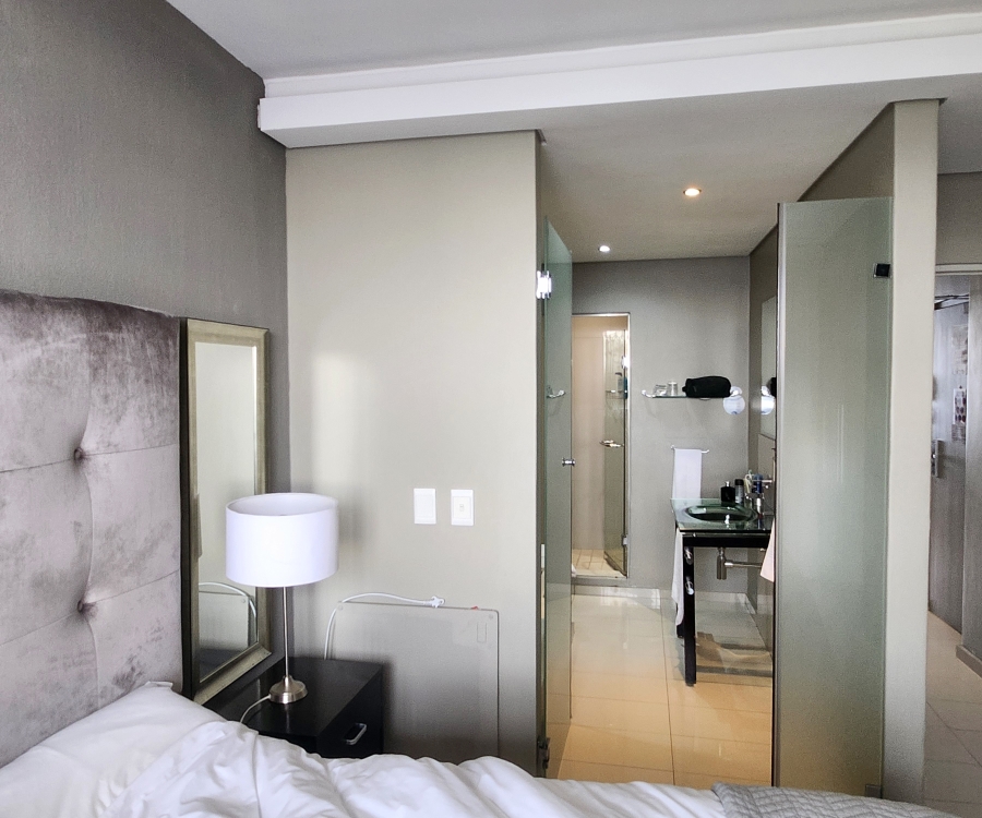 1 Bedroom Property for Sale in Bloubergstrand Western Cape